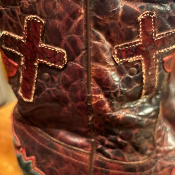 Vintage Corral Western Cowboy Boots with Cross Design - Picture 7 of 9